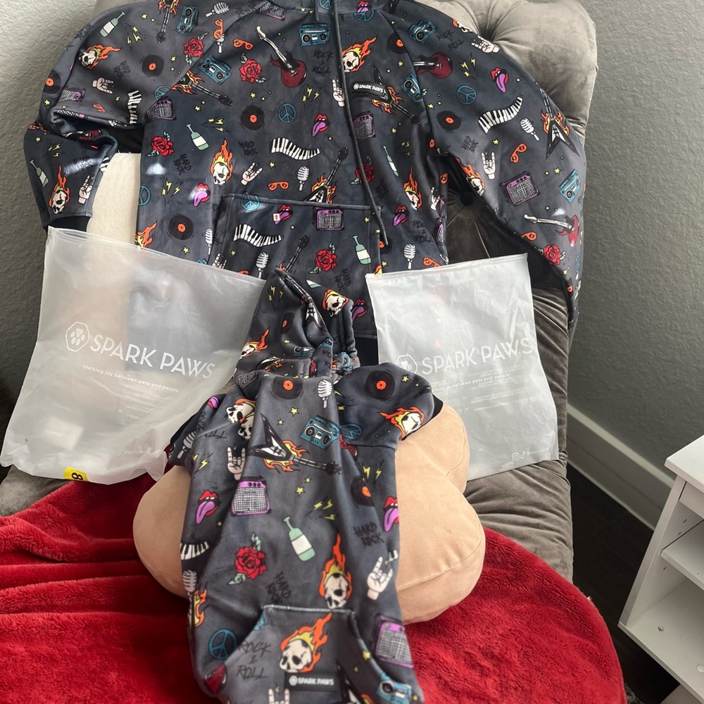 Spark Paws Black Dog Hoodie 2xl for pet and Medium for human